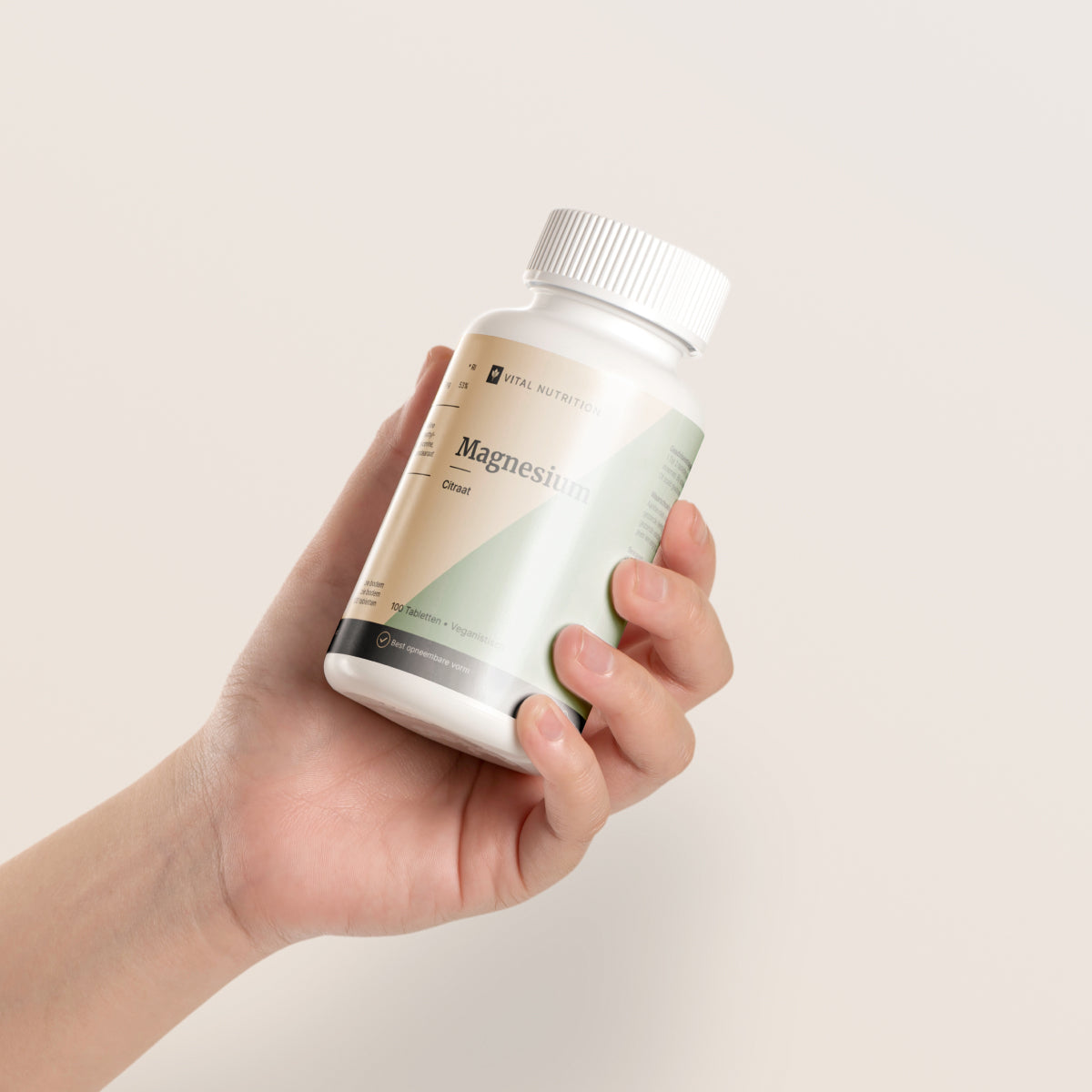 Magnesium Citraat van Vital Nutrition in hand